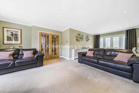 3 Copperfield Way, Chislehurst, BR7 6RY