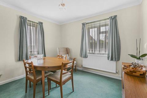 4 Cecil Crescent, Hatfield, AL10 0HF