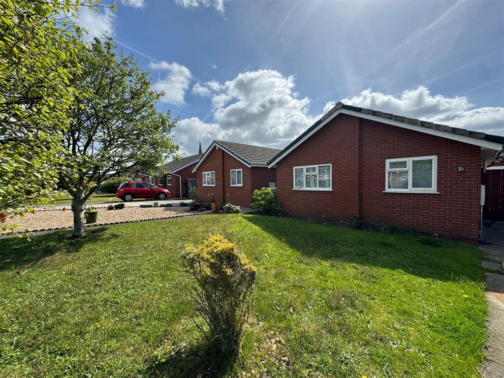 Clive Lodge, Southport, PR8 4QY 2 bed detached bungalow to rent £875