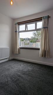 3 bedroom terraced house to rent, Thornhill Road, Luton LU4
