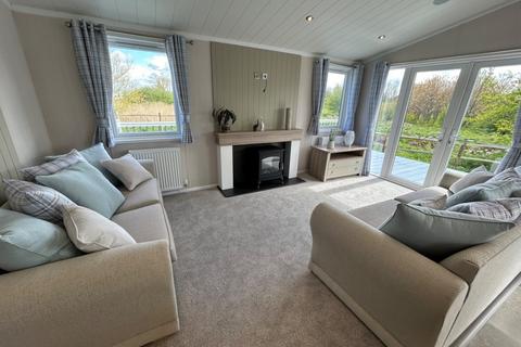 2 bedroom lodge for sale, New Beach Holiday Park
