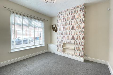 2 bedroom end of terrace house to rent, Birtles Avenue, Stockport, Cheshire, SK5