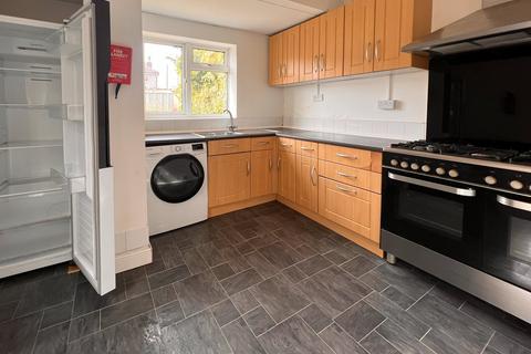 5 bedroom terraced house to rent, Toronto Road, Bristol BS7