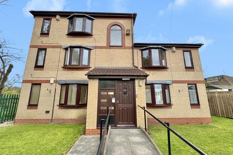 2 bedroom flat for sale, 9 Station Court, LS15