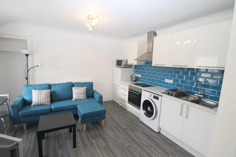 2 bedroom flat to rent, Seaton Avenue, Plymouth PL4