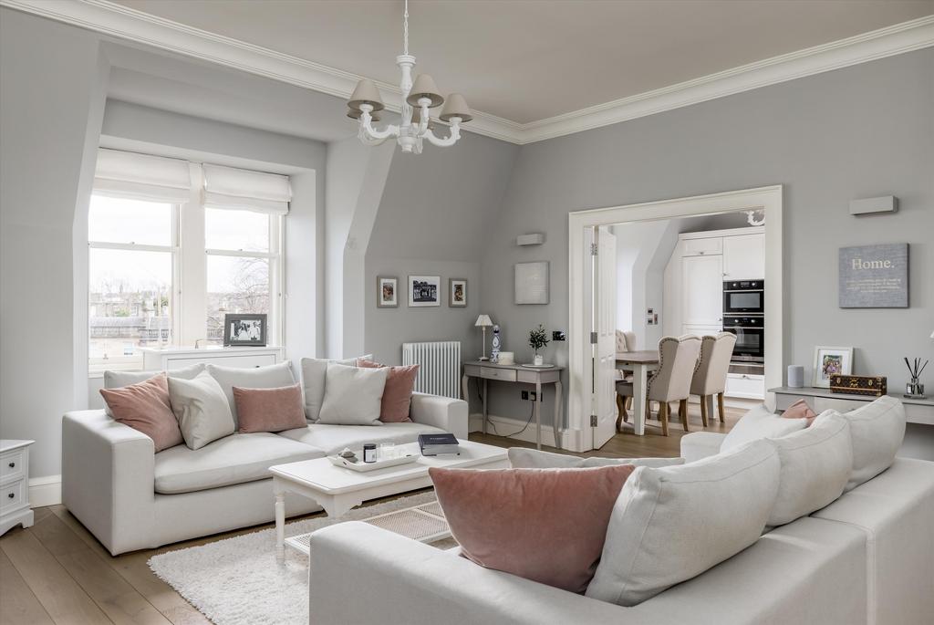 Eglinton Crescent, Edinburgh, EH12 2 bed flat for sale £595,000