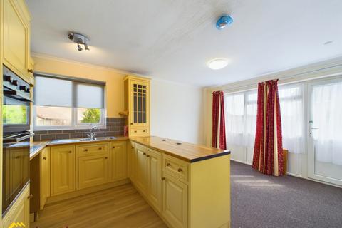 2 bedroom bungalow to rent, Durham Mews, Banbury OX16