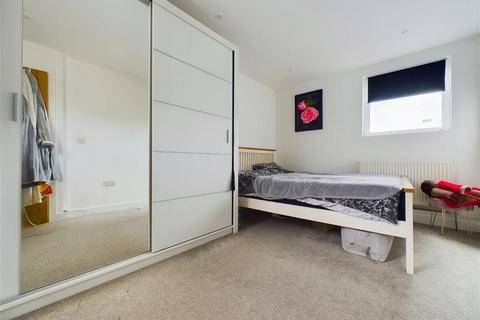2 bedroom maisonette for sale, North Road, Lancing