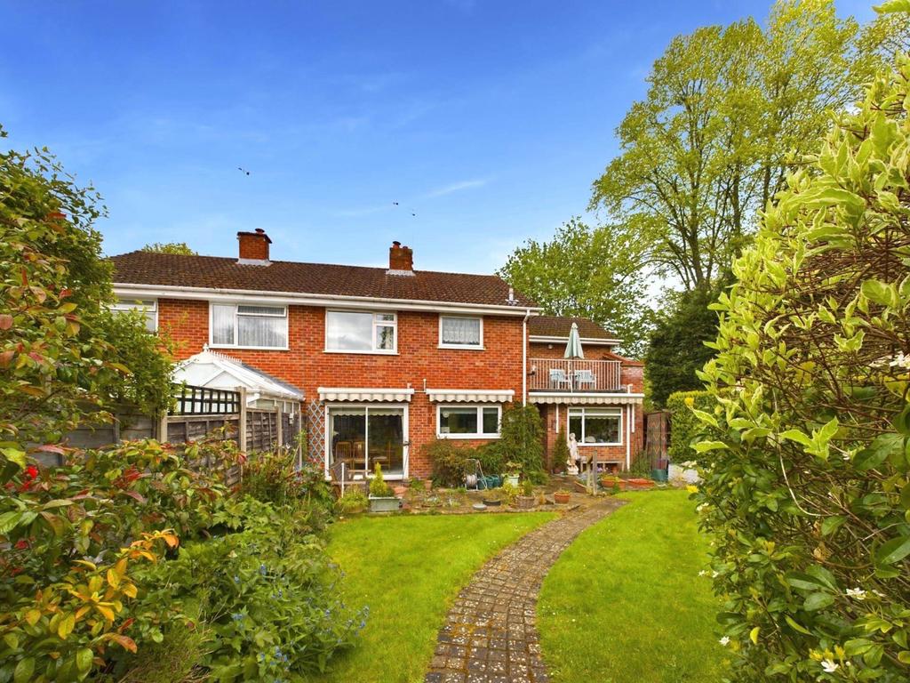 Oxford Road, Marlow SL7 4 bed semidetached house for sale £725,000