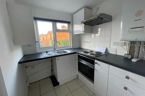 1 bedroom terraced house to rent, Private St, Newark, Notts, NG24