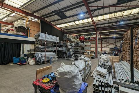 Industrial unit to rent, Unit 10 Woodside Road, Boyatt Wood, Eastleigh, SO50 4ET