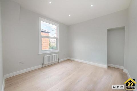 3 bedroom flat to rent, First Floor Flat, London, W10