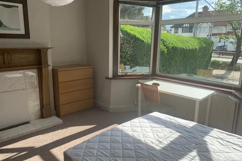 House share to rent, Hendon Way, Golders Green NW2