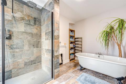 20 Cobden Road, Worthing, BN11 4BD