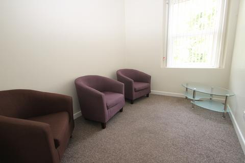 2 bedroom flat to rent, North Road East, Plymouth PL4