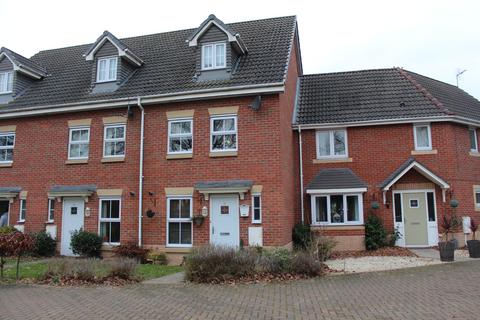 3 bedroom townhouse to rent, Remus Court, North Hykeham, Lincoln, Lincolnshire, LN6