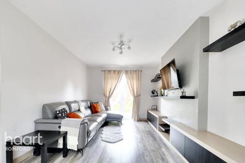 219 Cross Road, Mawneys, Romford, RM7 8HX