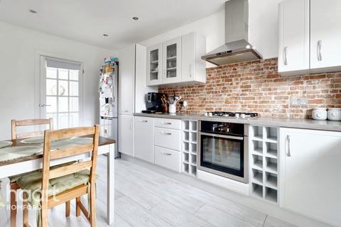 219 Cross Road, Mawneys, Romford, RM7 8HX