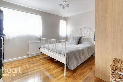 219 Cross Road, Mawneys, Romford, RM7 8HX