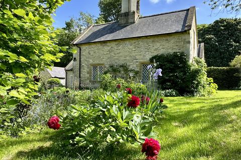 5 bedroom detached house to rent, Swinbrook Place, Swinbrook, Oxfordshire