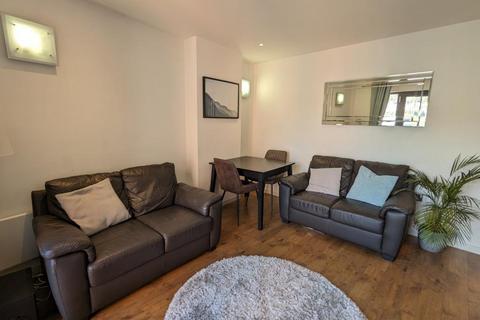 2 bedroom flat to rent, South Quay, Kings Road, Swansea. SA1 8A1