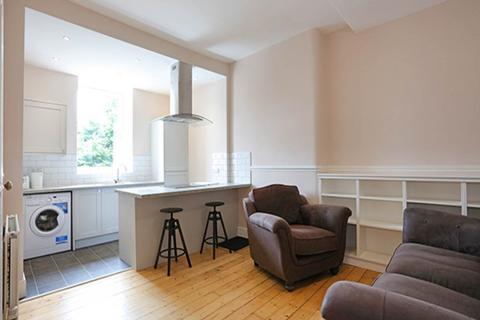 1 bedroom flat to rent, Albion Road, ,