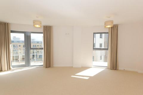 2 bedroom apartment to rent, Glenalmond Avenue, Cambridge