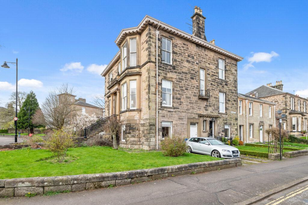 Gladstone Place, King’s Park, Stirling 5 bed flat for sale £320,000