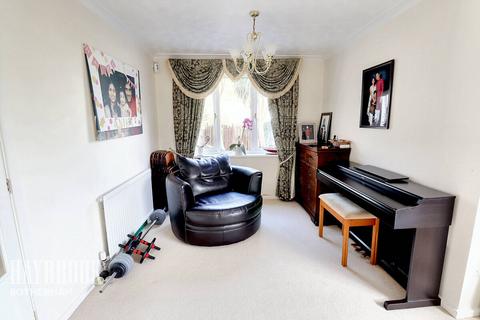 4 bedroom detached house for sale, Heather Close, Rotherham