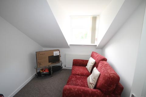 2 bedroom flat to rent, North Road East, Plymouth PL4