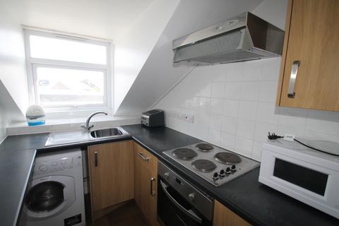 2 bedroom flat to rent, North Road East, Plymouth PL4