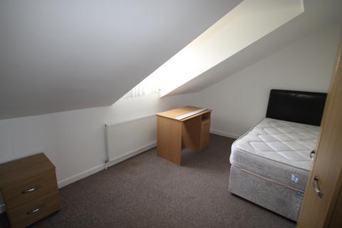 2 bedroom flat to rent, North Road East, Plymouth PL4