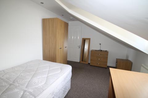 2 bedroom flat to rent, North Road East, Plymouth PL4