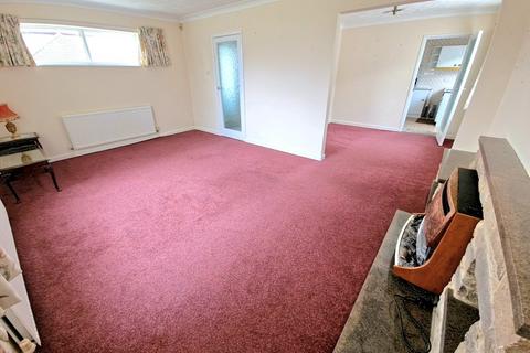 3 bedroom detached bungalow to rent, Bracken Road, Ferndown BH22
