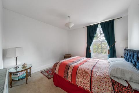 2 bedroom flat to rent, Graham Road, London, E8 1PD