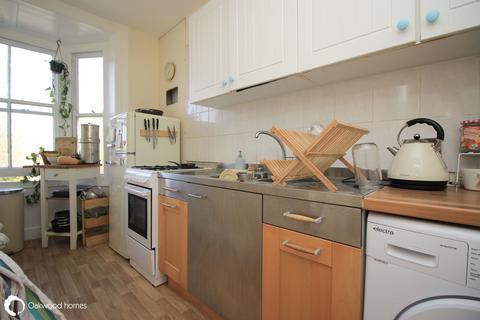 3 bedroom flat for sale, Trinity Square, Margate