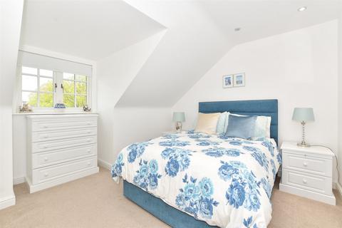 4 bedroom semi-detached house for sale, Holdstock Road, Tenterden, Kent