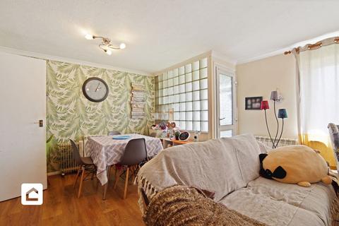 2 bedroom flat for sale, Atherfield Road, Reigate RH2