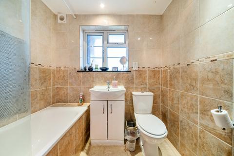 4 Wilmer Crescent, Kingston Upon Thames, KT2 5LU