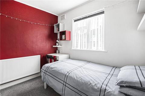 17 Redfern Avenue, Hounslow, TW4 5NA
