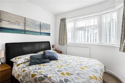 17 Redfern Avenue, Hounslow, TW4 5NA