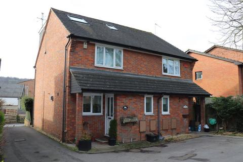 3 bedroom semi-detached house to rent, London Road, Loudwater HP10
