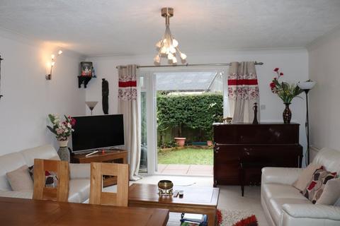 3 bedroom semi-detached house to rent, London Road, Loudwater HP10