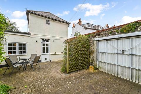 2 bedroom end of terrace house for sale, Cavendish Street, Chichester, West Sussex, PO19