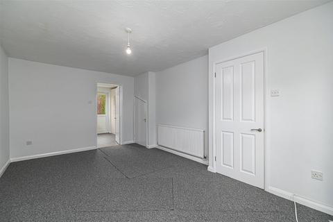 18 Donne Close, Kettering, NN16 9XS