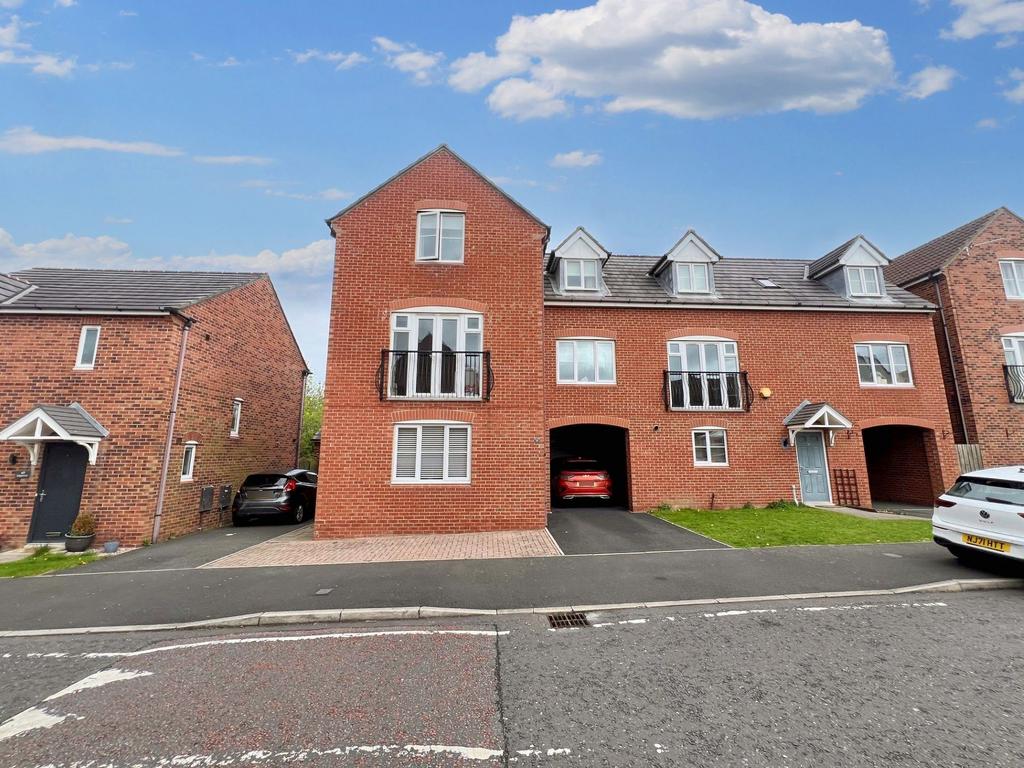 Edgefield, West Allotment, Newcastle... 4 bed semidetached house for