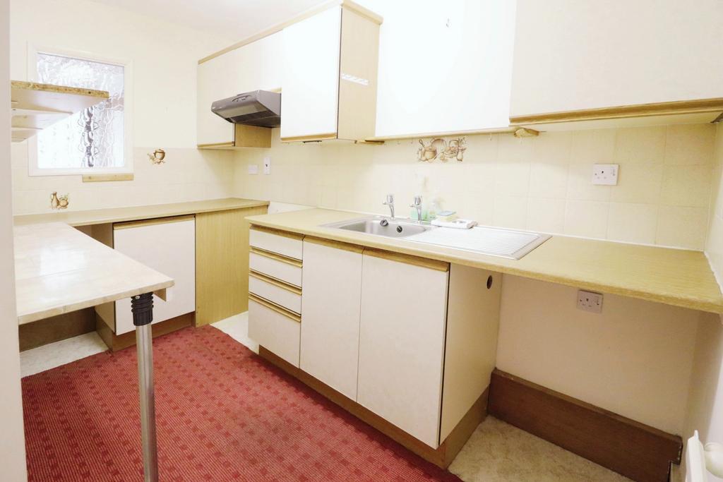 Meadowlake Close, Lincoln LN6 2 bed terraced bungalow for sale £140,000