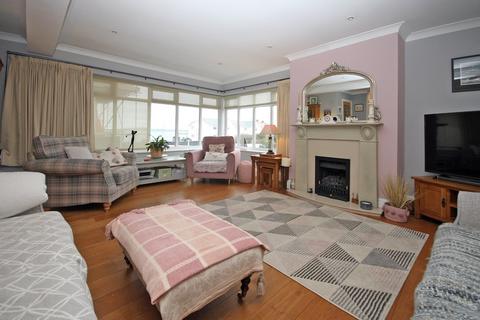 3 bedroom detached house for sale, Walthew Avenue, Holyhead, Sir Ynys Mon, LL65