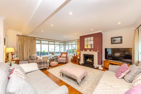 3 bedroom detached house for sale, Walthew Avenue, Holyhead, Sir Ynys Mon, LL65