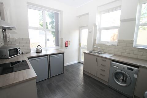 2 bedroom flat to rent, North Road East, Plymouth PL4